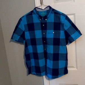 Button down short sleeve shirt